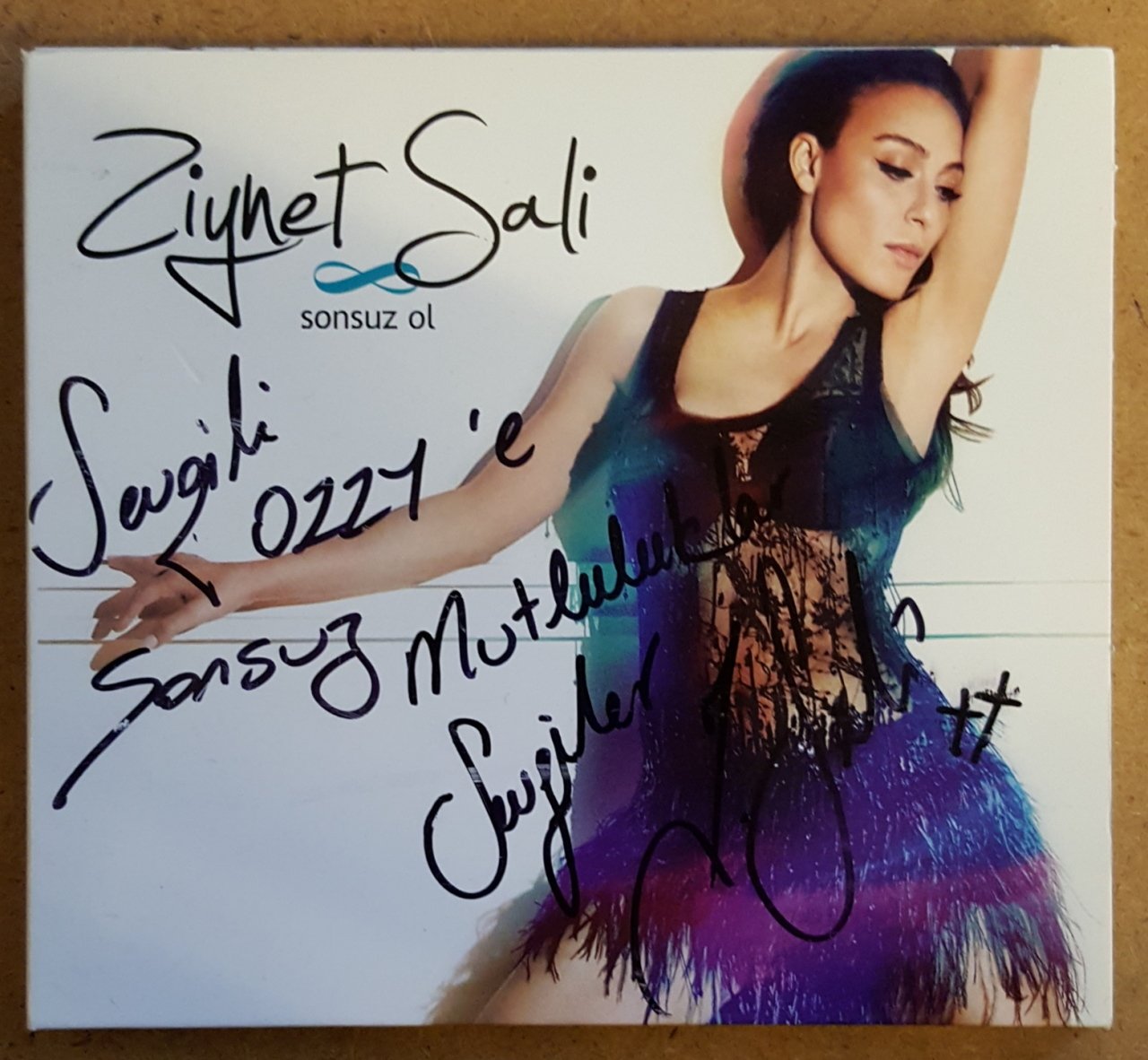 ZİYNET SALİ - SONSUZ OL (2012) İMZALI CD DIGIPACK 2.EL