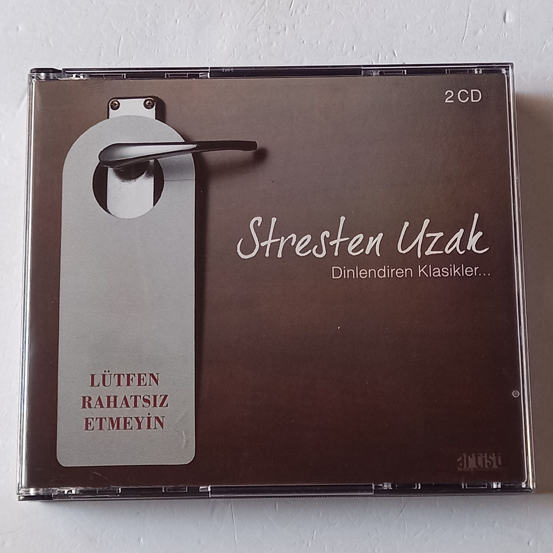 STRESTEN UZAK: DİNLENDİREN KLASİKLER (2015) - 2CD 2.EL