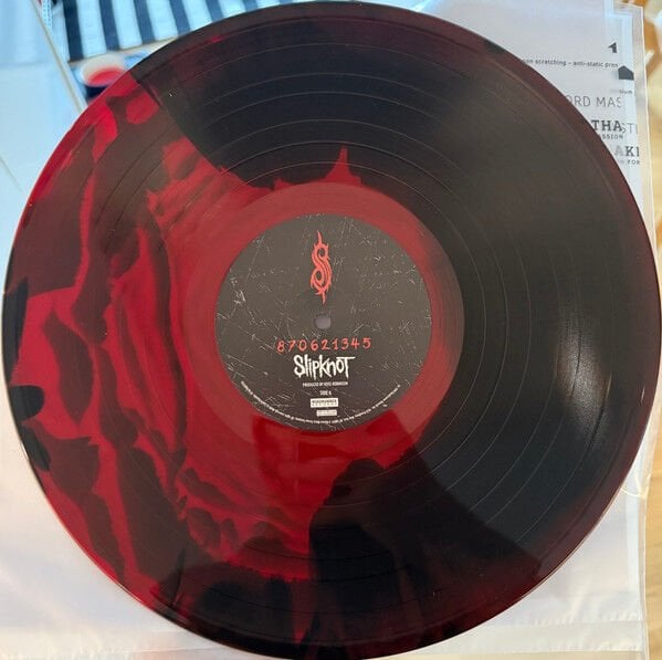SLIPKNOT – SLIPKNOT (1999) - 2LP 2025 25TH ANNIVERSARY DELUXE LIMITED EDITION RED AND BLACK MIX VINYL SIFIR PLAK