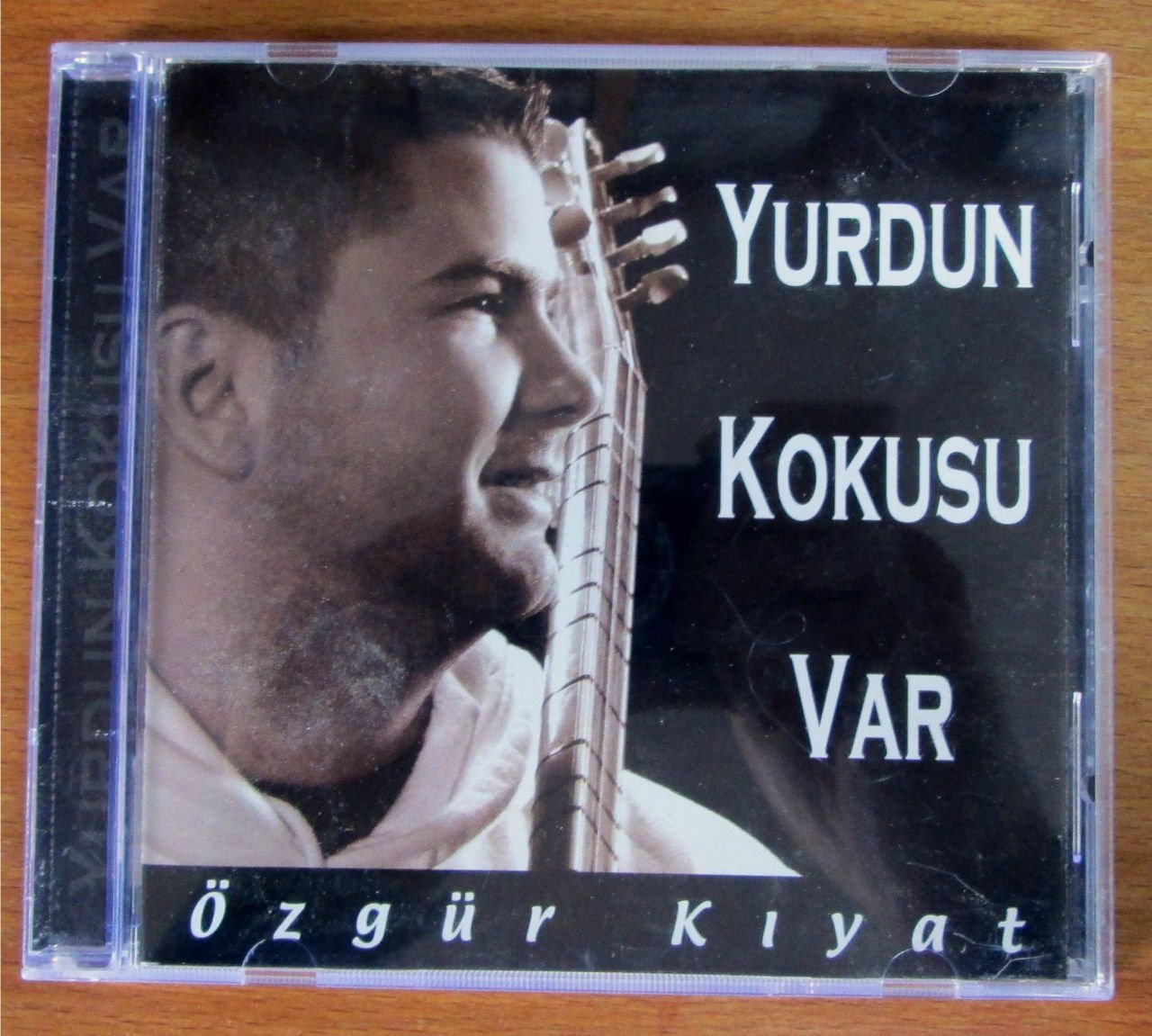ÖZGÜR KIYAT - YURDUN KOKUSU VAR CD 2.EL
