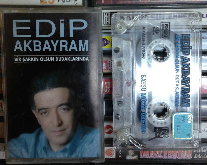 EDİP AKBAYRAM - BİR ŞARKIN OLSUN DUDAKLARINDA