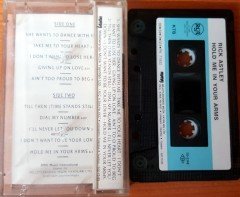 RICK ASTLEY - HOLD ME IN YOUR ARMS (1988) MMY CASSETTE MADE IN TURKEY ''USED'' PAPER LABEL