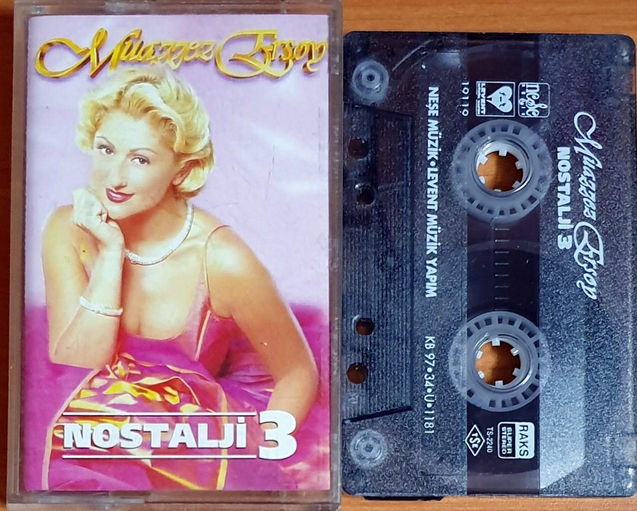 MUAZZEZ ERSOY - NOSTALJİ 3 (1997) - KASET NEŞE MÜZİK 2.EL