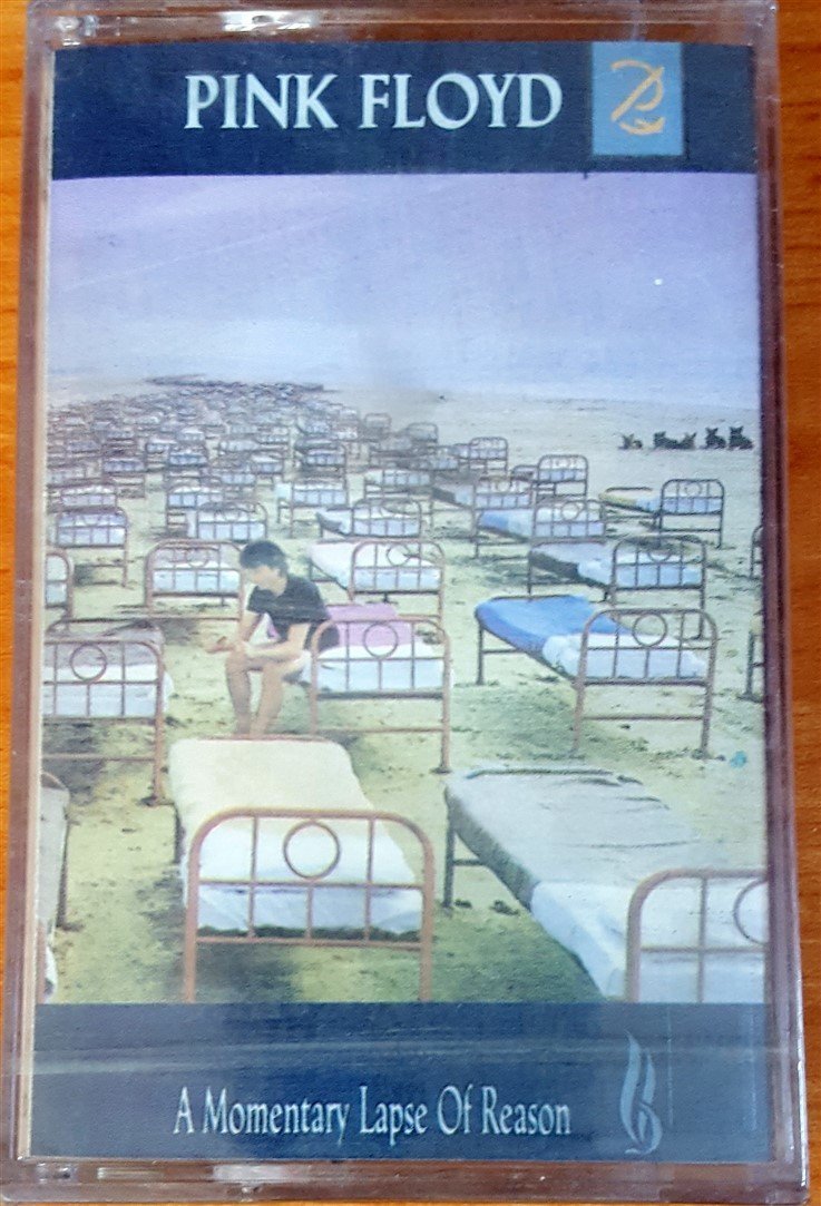 PINK FLOYD - A MOMENTARY LAPSE OF REASON CASSETTE MADE IN TURKEY ''NEW''