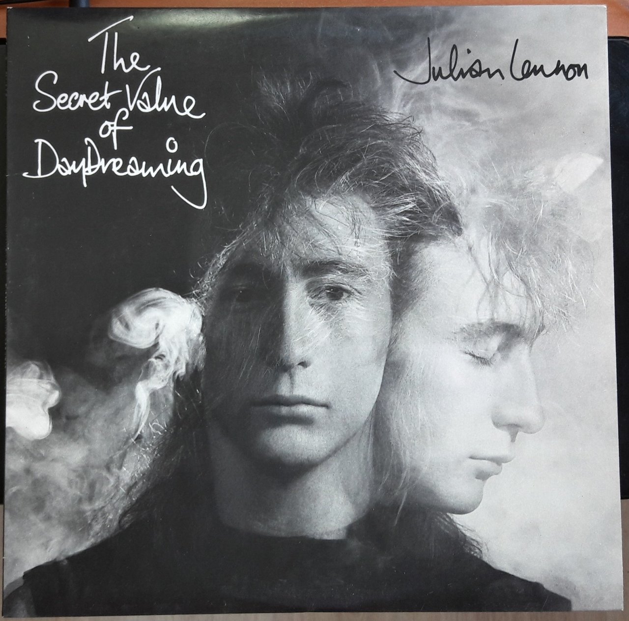 JULIAN LENNON - THE SECRET VALUE OF DAYDREAMING (1986) - 2.EL PLAK