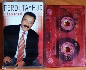 FERDİ TAYFUR - BİR DEMET GÜL (2004) - KASET 2.EL