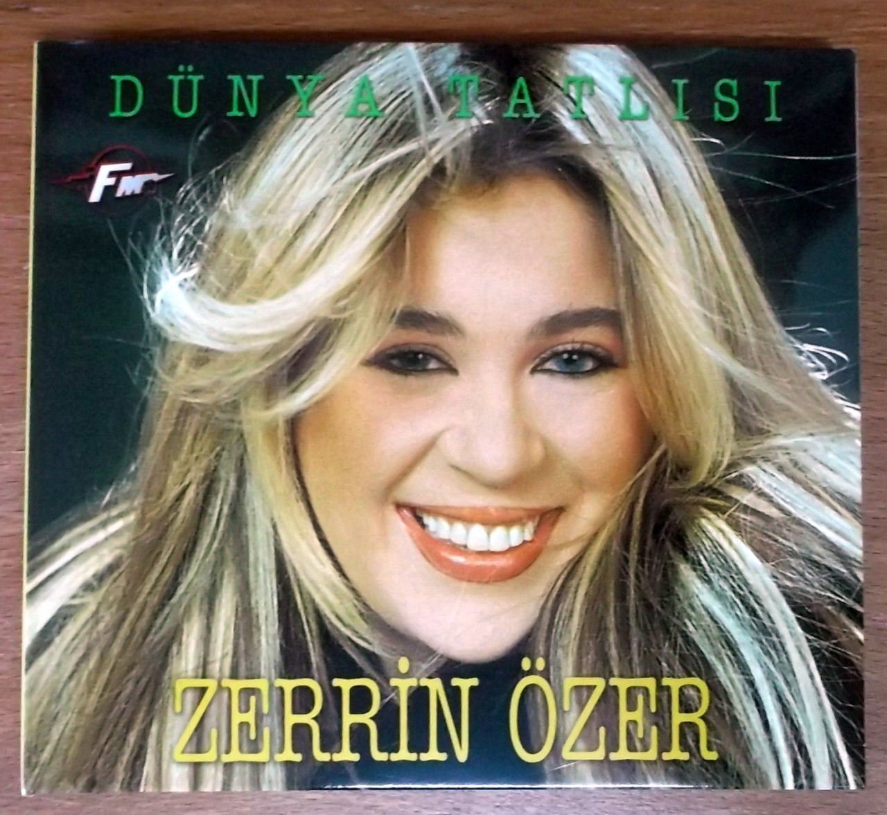ZERRİN ÖZER - DÜNYA TATLISI  CD 2.EL