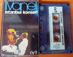 ZÜLFÜ LİVANELİ - İSTANBUL KONSERİ KASET 2.EL