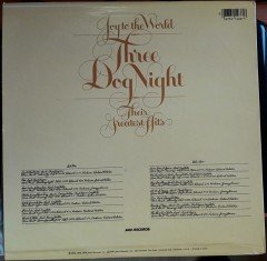 THREE DOG NIGHT - JOY TO THE WORLD THEIR GREATEST HITS (1974) - 2.EL PLAK
