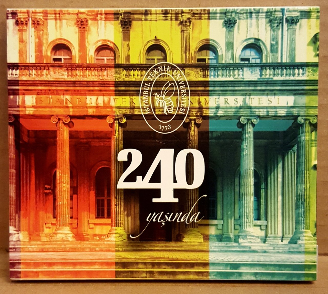 İTÜ TÜRK MUSİKİSİ DEVLET KONSERVATUARI ODA ORKESTRASI - İSTANBUL TEKNİK ÜNİVERSİTESİ 240 YAŞINDA / MELİHAT GÜLSES CENGİZ ÖZKAN NURSAÇ DOĞANIŞIK  (2013) - CD 2.EL