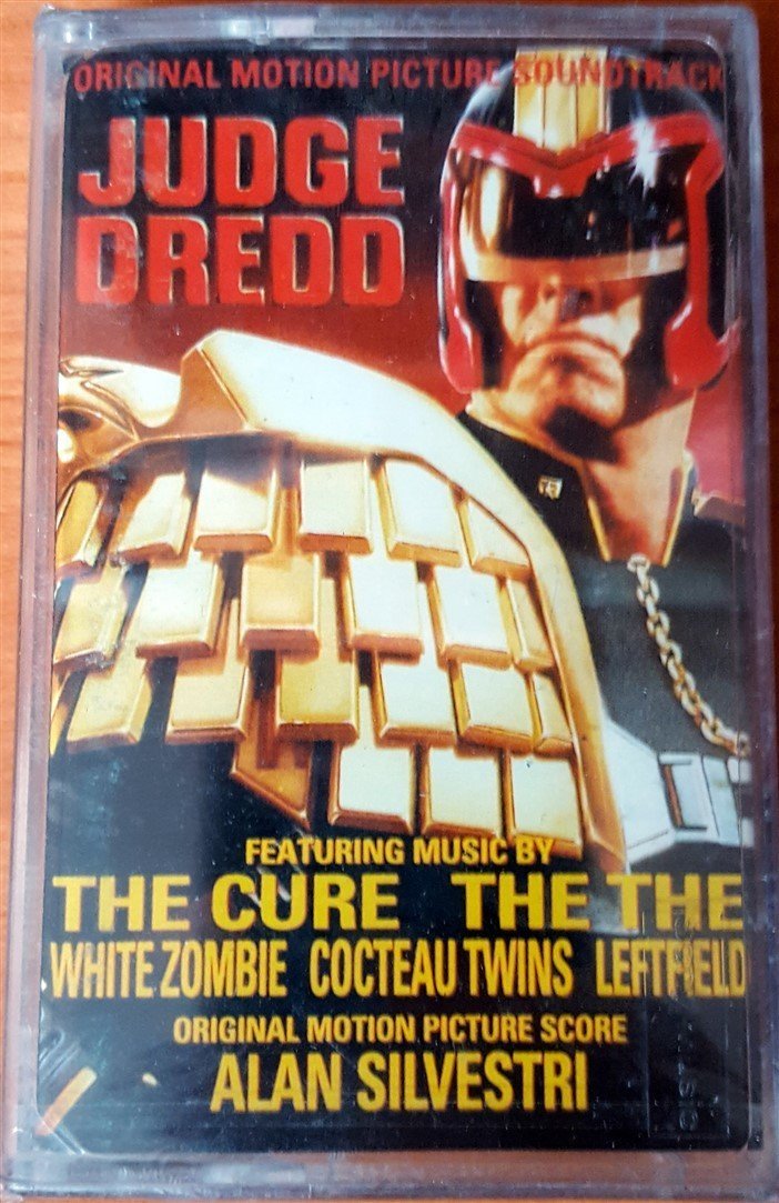 JUDGE DREDD - SOUNDTRACK (1995) SONY CASSETTE MADE IN TURKEY ''NEW''
