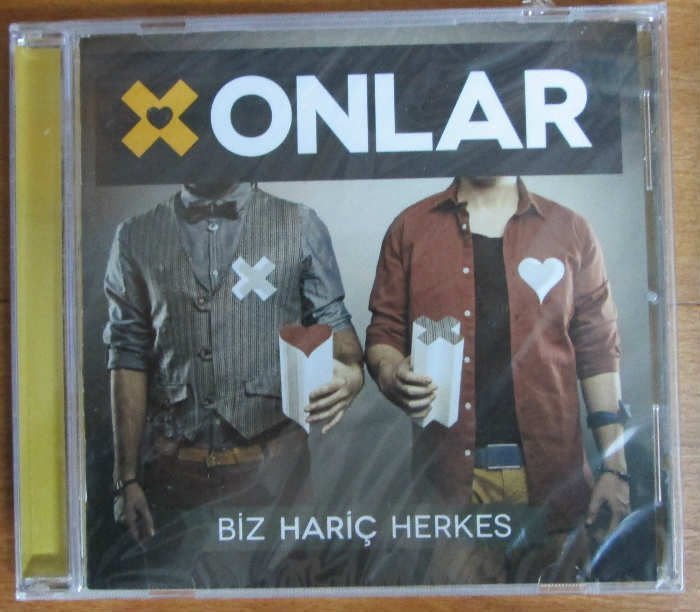 ONLAR - BİZ HARİÇ HERKES CD 2.EL
