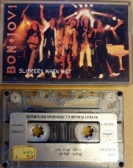 BON JOVI - SLIPPERY WHEN WET CASSETTE 1987 MADE IN TURKEY ''USED''
