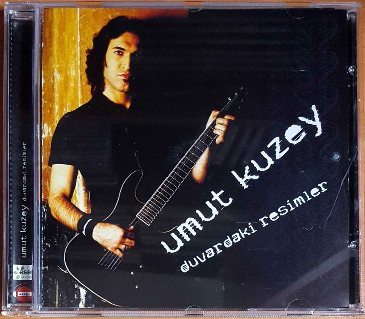 UMUT KUZEY - DUVARDAKİ RESİMLER (2006) CD 2.EL