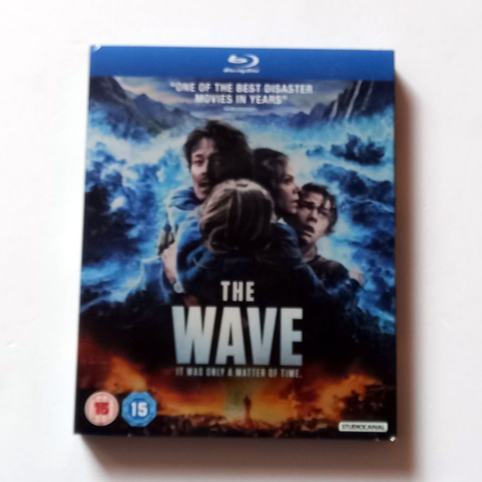 THE WAVE - KRISTOFFER JONER, ANE DAHL TORP, JONAS HOFF OFTEBRO - YÖN.: ROAR UTHAUG - BLU-RAY BÖLGE B 2.EL TÜRKÇE ALTYAZI YOKTUR