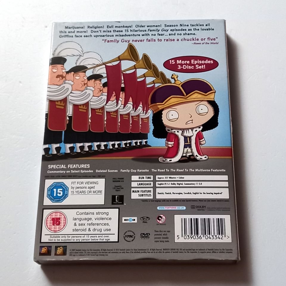 FAMILY GUY SEASON NINE - 3 DISC SET - ANİMASYON - SES.: SETH MACFARLANE, SETH GREEN - 3DVD SLIPCASE 2. BÖLGE TÜRKÇE ALTYAZI YOKTUR 2.EL