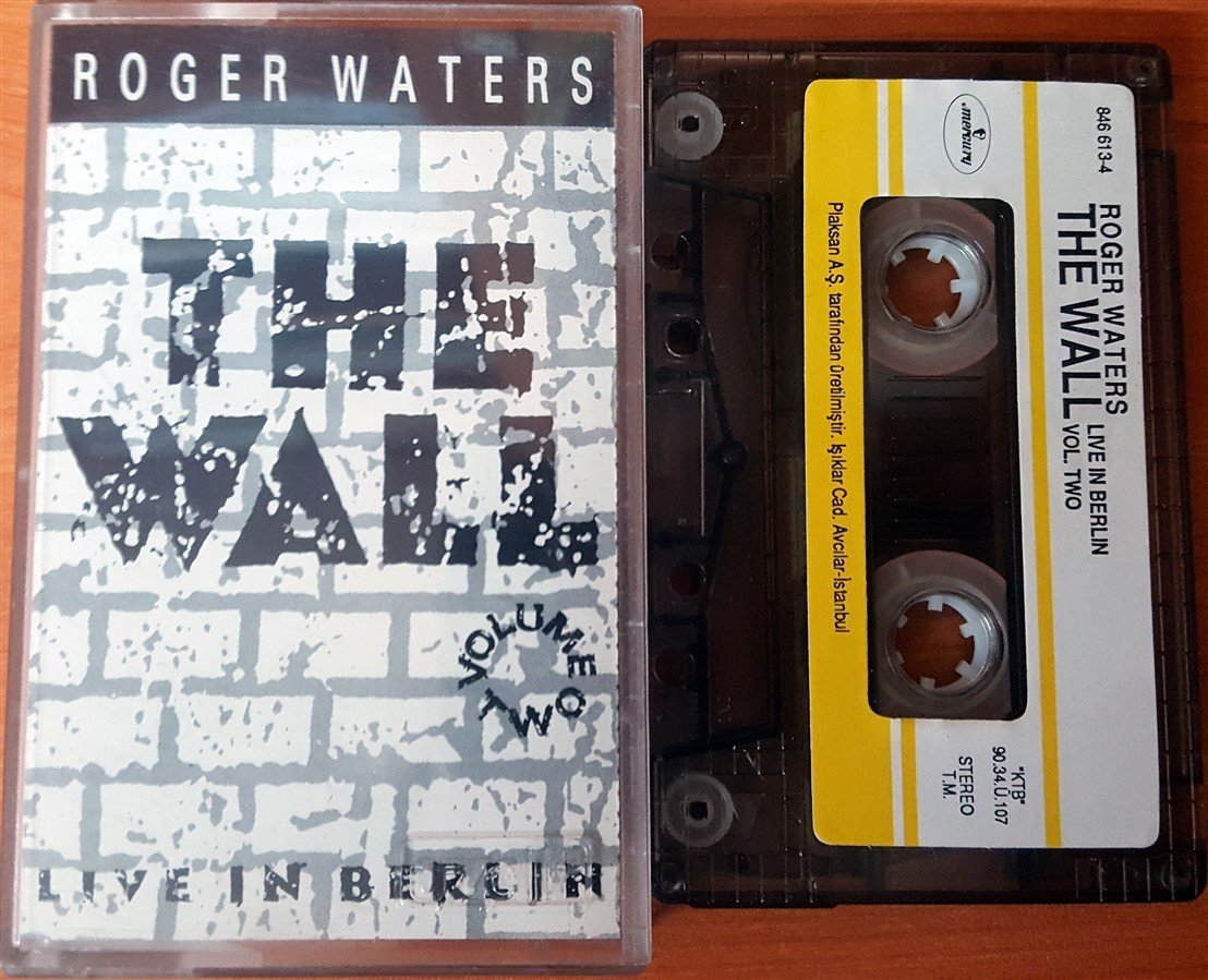 ROGER WATERS - THE WALL LIVE IN BERLIN VOL TWO (1990) PLAKSAN CASSETTE MADE IN TURKEY ''USED'' PAPER LABEL