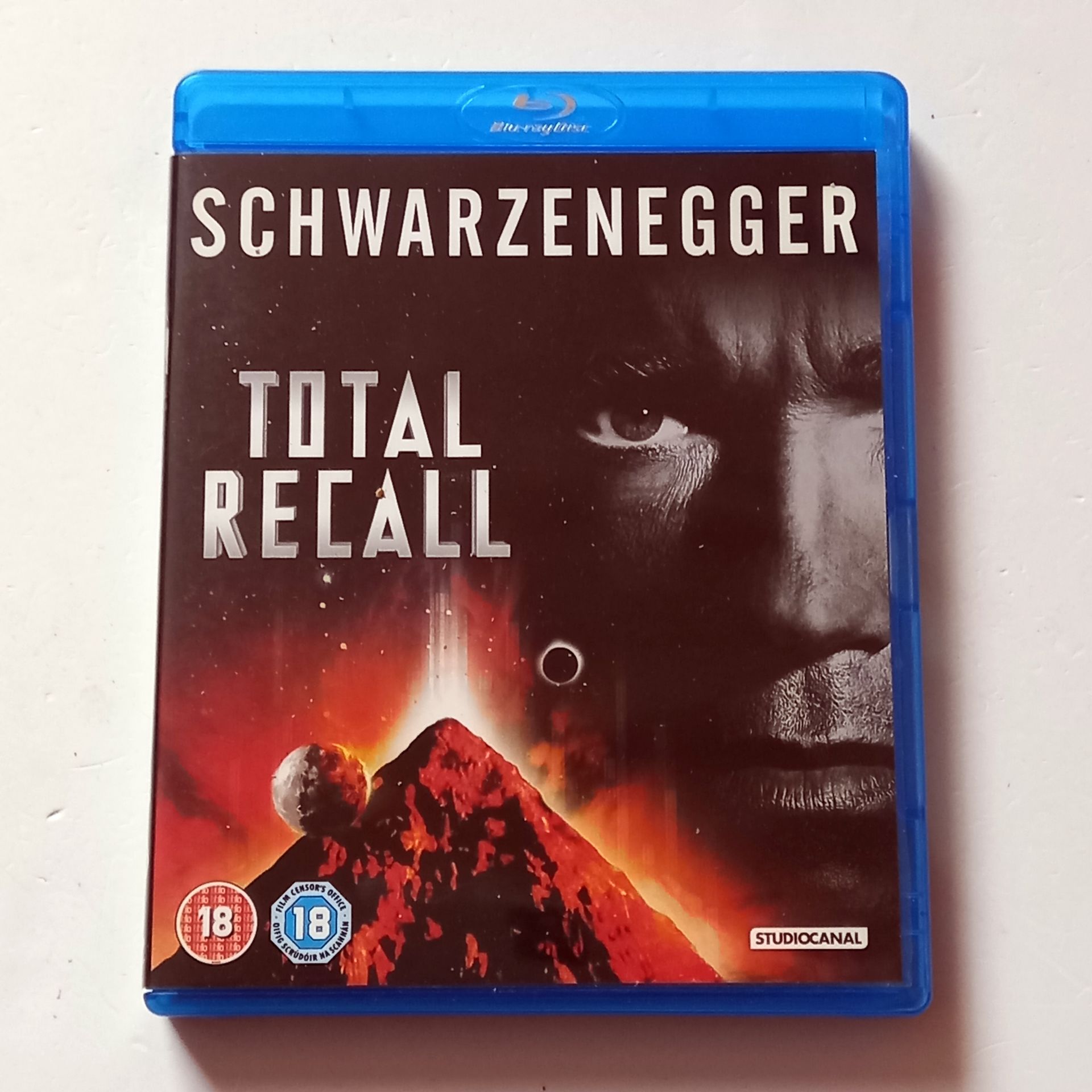 TOTAL RECALL - ARNOLD SCHWARZENEGGER, SHARON STONE, MICHAEL IRONSIDE - YÖN.: PAUL VERHOEVEN - BLU-RAY REGION B  2.EL TÜRKÇE ALTYAZI YOKTUR