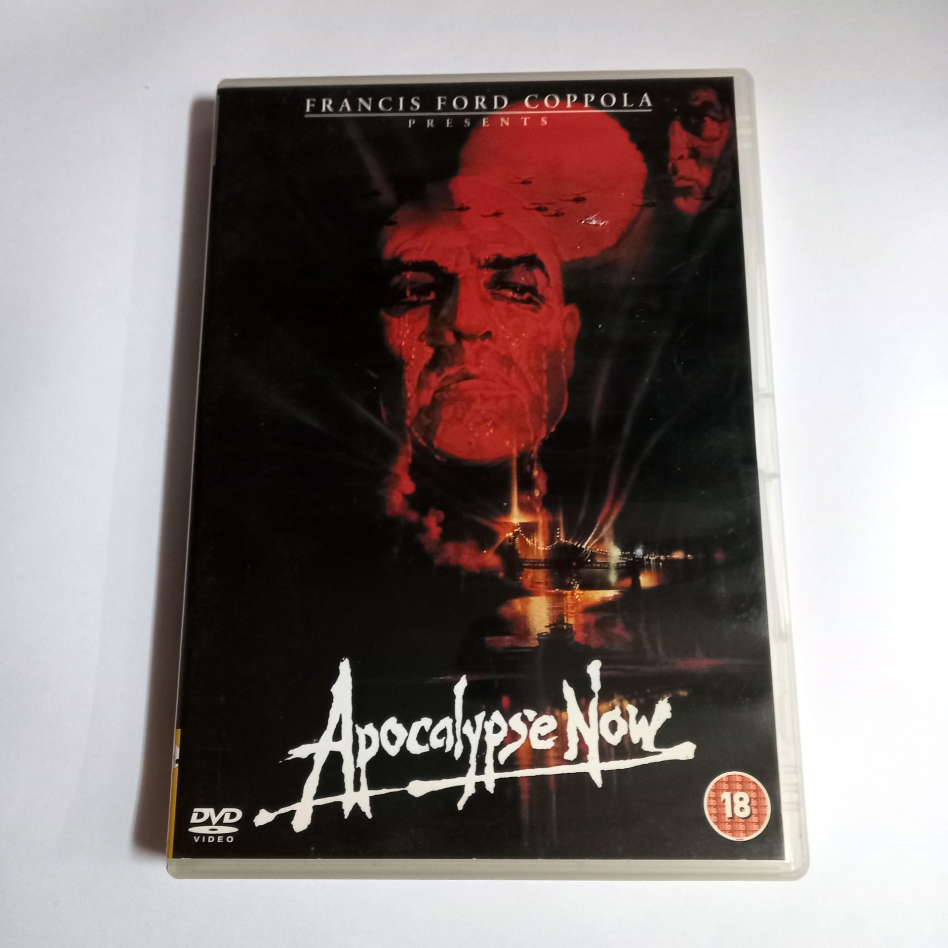 APOCALYPSE NOW - MARLON BRANDO, ROBERT DUVALL, MARTIN SHEEN, YÖN.: FRANCIS FORD COPPOLA - DVD 2.EL TR ALTYAZI YOKTUR