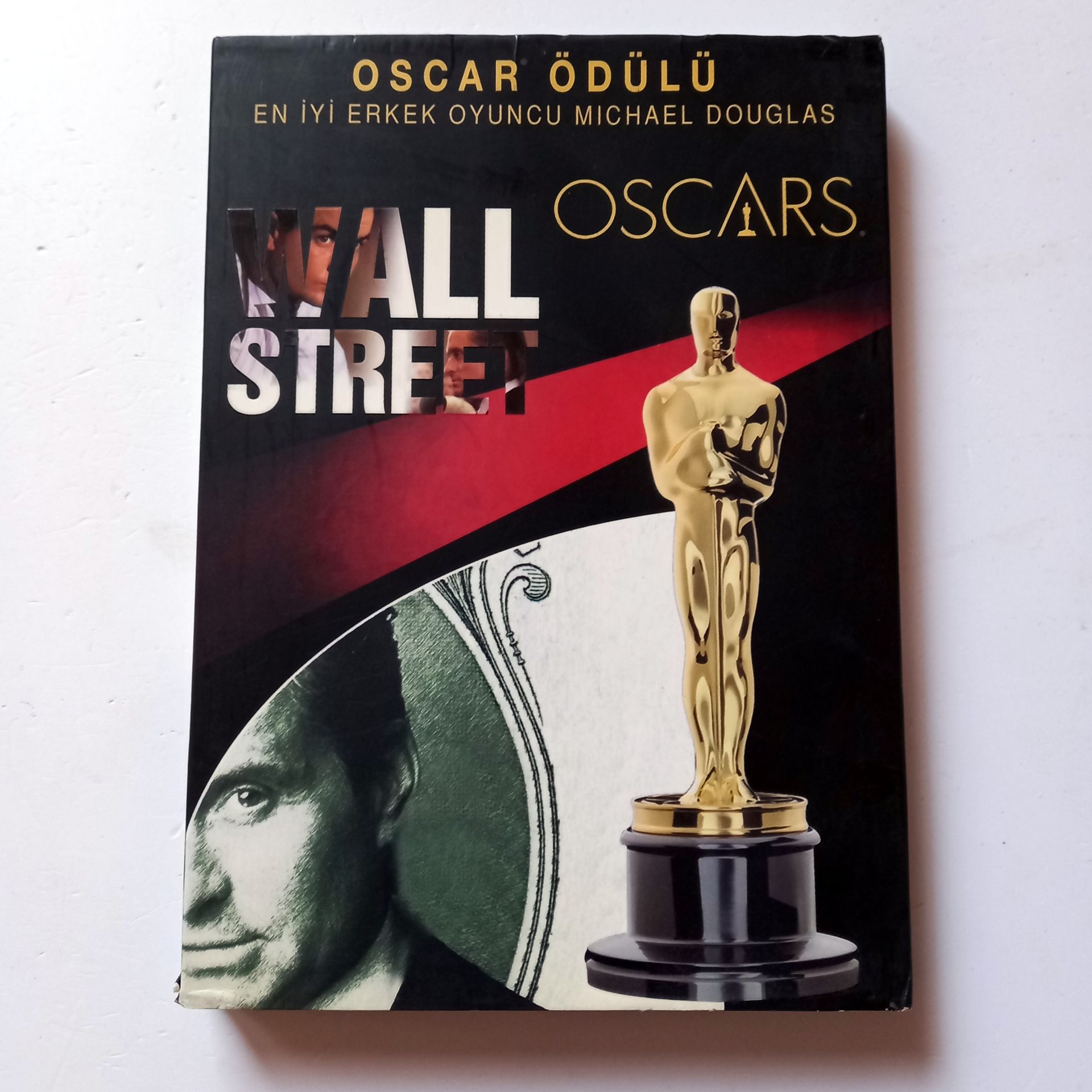 WALL STREET - MICHAEL DOUGLAS, CHARLIE SHEEN, DARYL HANNAH, YÖN.: OLIVER STONE - DVD 2.EL