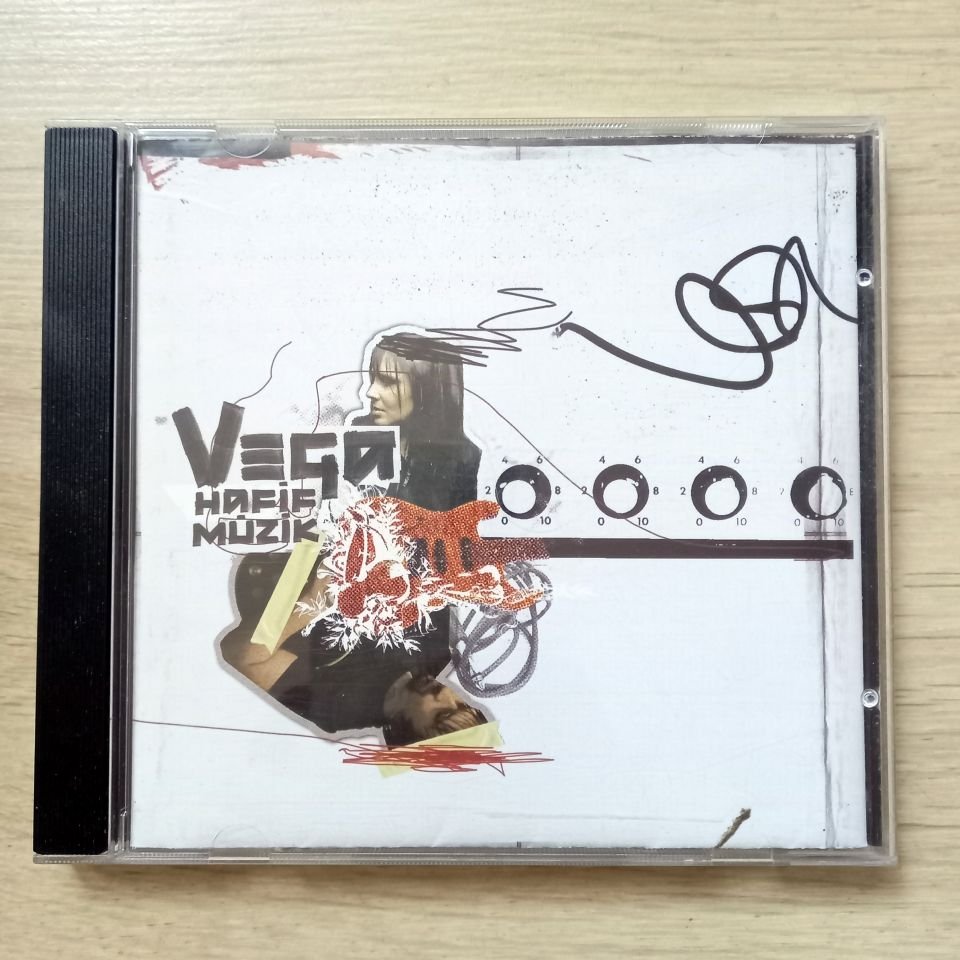 VEGA – HAFiF MÜZiK (2005) - CD 2.EL