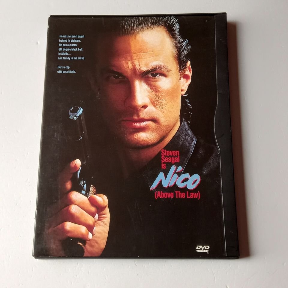 NICO (ABOVE THE LAW) - STEVEN SEAGAL, PAM GRIER, SHARON STONE - YÖN.: ANDREW DAVIS - DVD SNAPCASE 2.EL