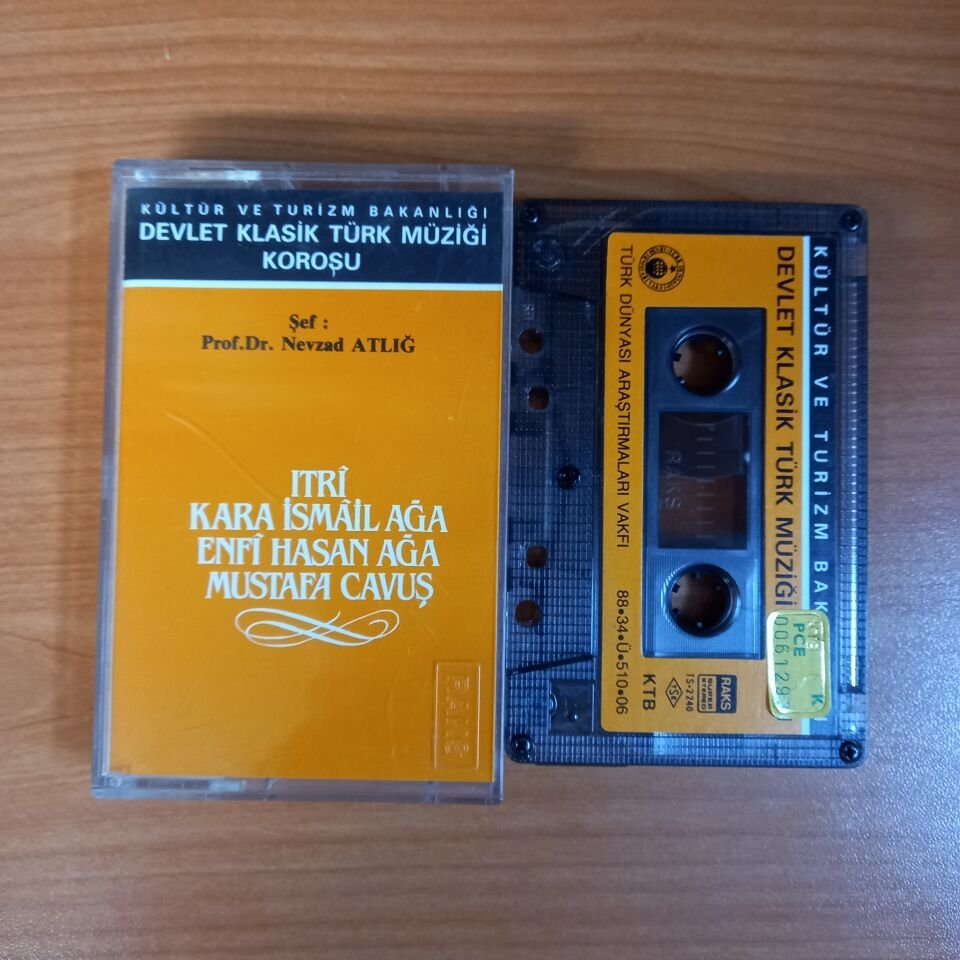 DEVLET KLASİK TÜRK MÜZİĞİ KOROSU / ŞEF: PROF. DR. NEVZAD ATLIĞ / ITRİ, KARA İSMAİL AĞA, ENFİ HASAN AĞA, MUSTAFA ÇAVUŞ (1988) - KASET 2.EL