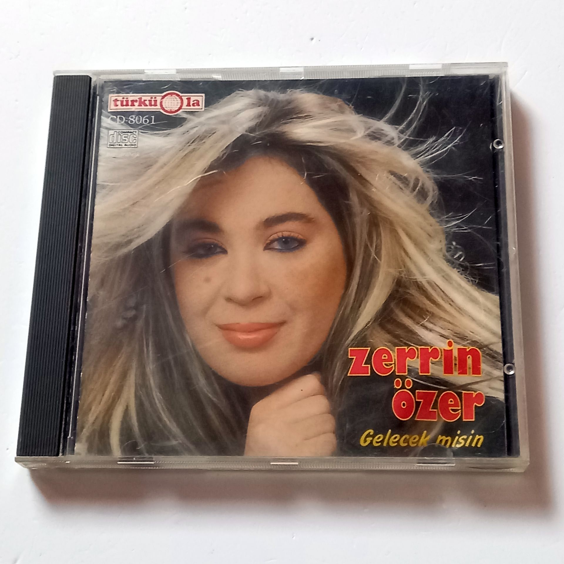 ZERRİN ÖZER - GELECEK MİSİN - CD TÜRKÜOLA 2.EL