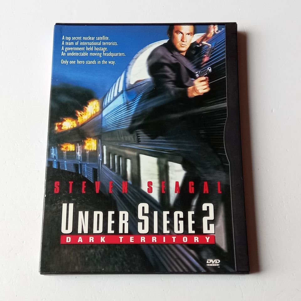 UNDER SIEGE 2: DARK TERRITORY - STEVEN SEGAL, ERIC BOGOSIAN - YÖN.: GEOFF MURPHY - DVD SNAPCASE 2.EL