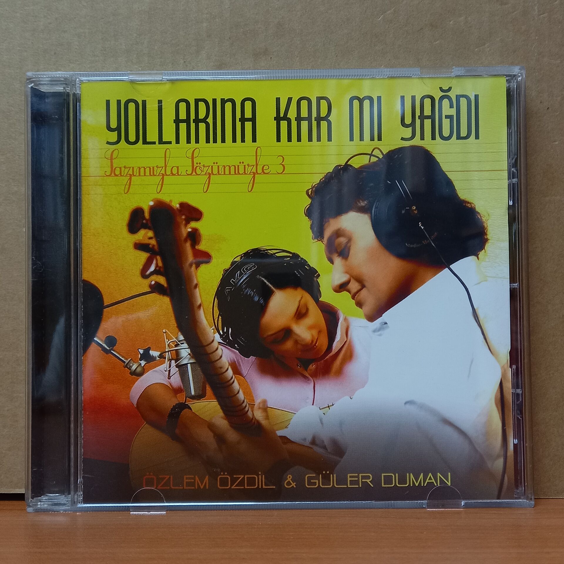 ÖZLEM ÖZDİL & GÜLER DUMAN - YOLLARINA KAR MI YAĞDI / SAZIMIZLA SÖZÜMÜZLE 3 (2006) - CD 2.EL