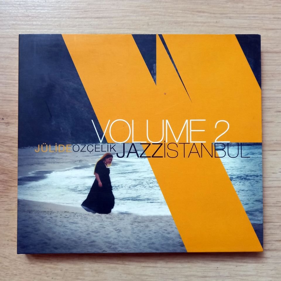 JÜLİDE ÖZÇELİK – JAZZ İSTANBUL VOLUME 2 (2011) - CD 2.EL