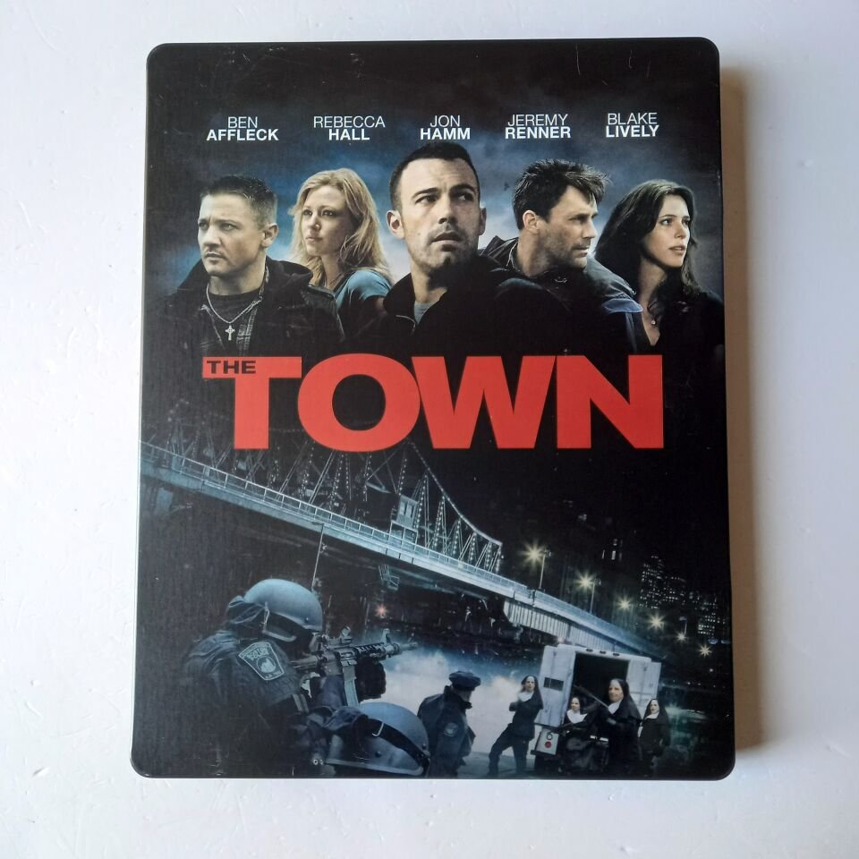 THE TOWN - BEN AFFLECK, REBECCA HALL, JON HAMM - YÖN.: BEN AFFLECK - BLU-RAY STEELBOOK METAL KUTU 2.EL TÜRKÇE ALTYAZI YOKTUR