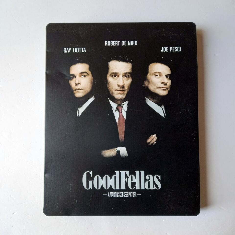 GOODFELLAS - ROBERT DE NIRO, RAY LIOTTA, JOE PESCI - YÖN.: MARTIN SCORSESE - 2BLU-RAY STEELBOOK METAL KUTU 2.EL TÜRKÇE ALTYAZI YOKTUR