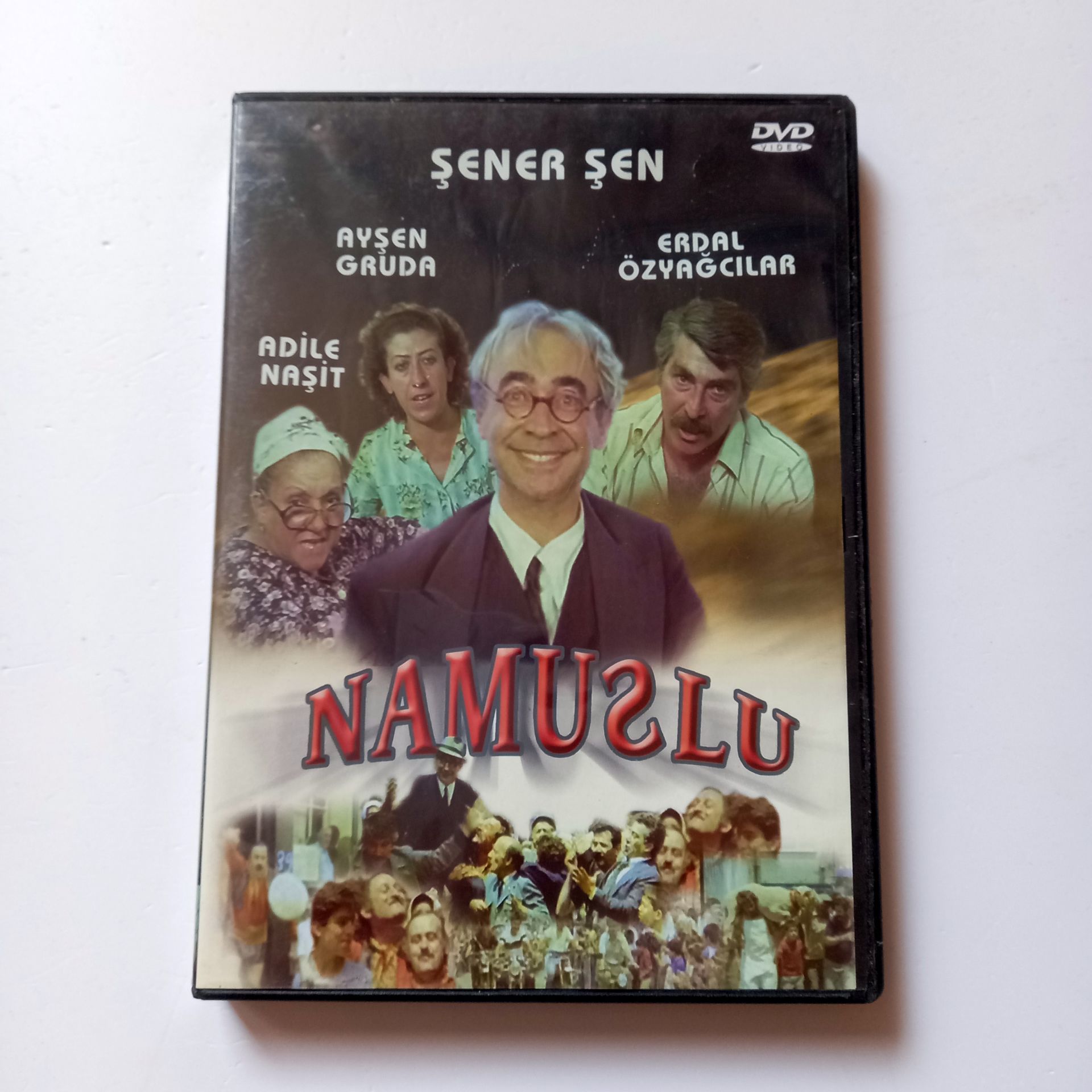 NAMUSLU - ŞENER ŞEN, AYŞEN GRUDA, ADİLE NAŞİT, ERDAL ÖZYAĞCILAR - DVD 2.EL