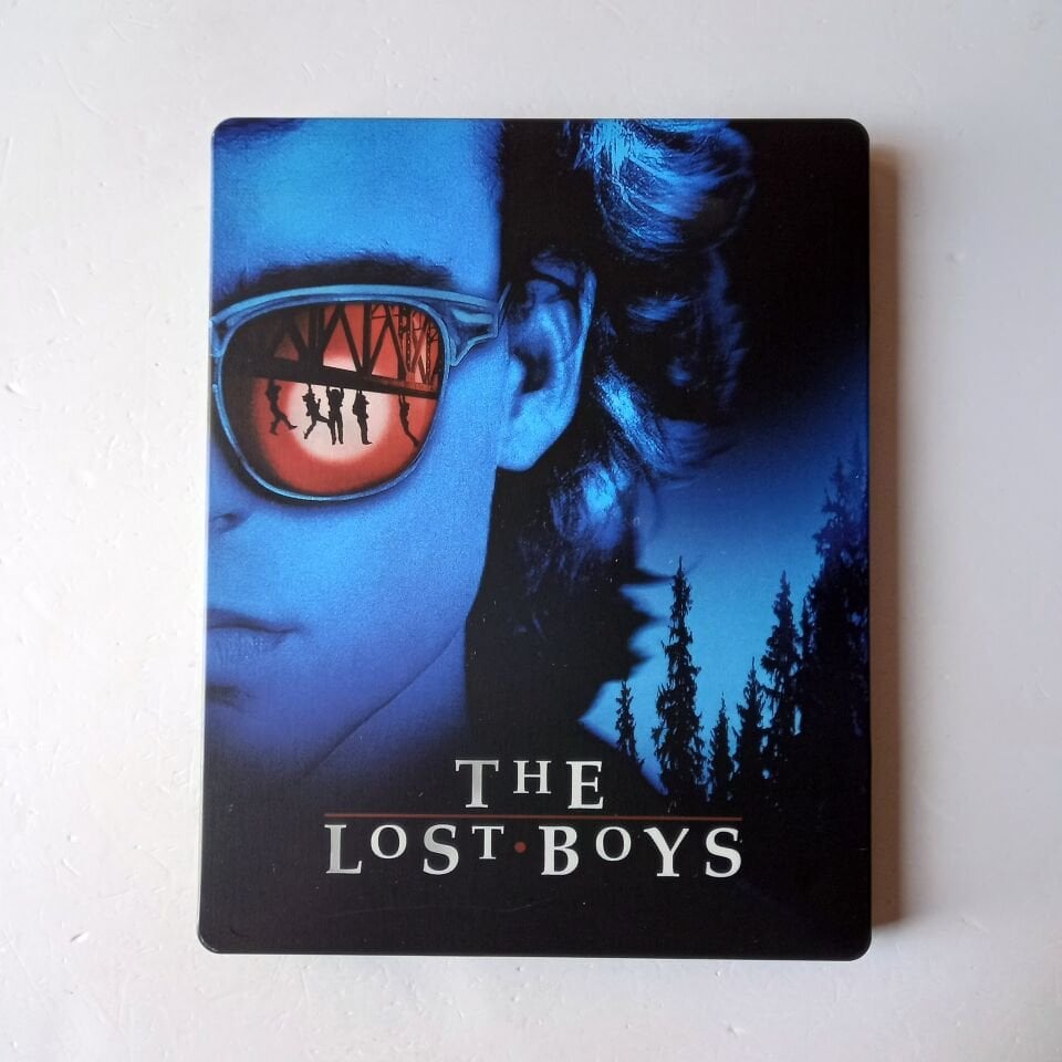 THE LOST BOYS - JASON PATRIC, KIEFER SUTHERLAND, COREY HAIM - YÖN.: JOEL SCHUMACHER - 2BLU-RAY 4K STEELBOOK METAL KUTU 2.EL TÜRKÇE ALTYAZI YOKTUR