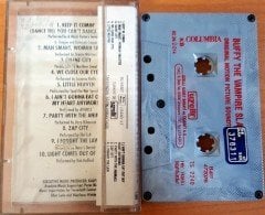 BUFFY THE VAMPIRE SLAYER SOUNDTRACK / C&C MUSIC FACTORY, OZZY OSBOURNE, THE CULT, DREAM WARRIORS (1992) UZELLİ KASET 2.EL