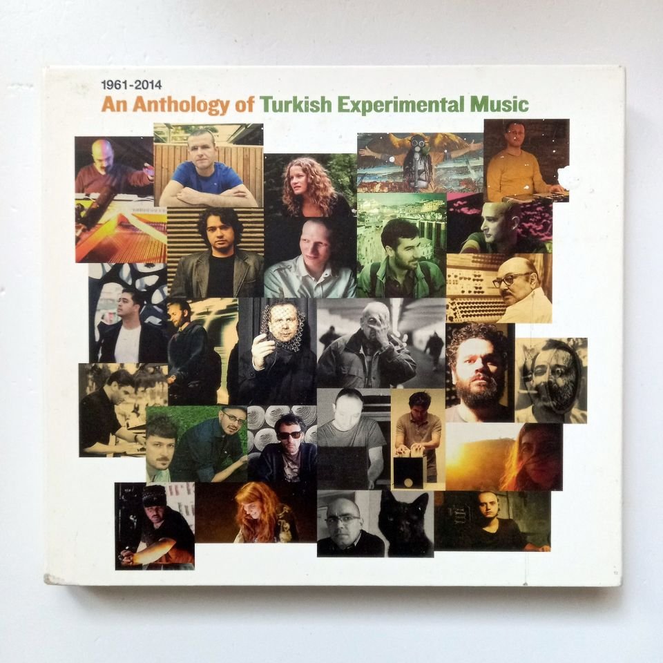 AN ANTHOLOGY OF TURKISH EXPERIMENTAL MUSIC 1961-2014 (2016) - 2CD İSME İMZALI 2.EL
