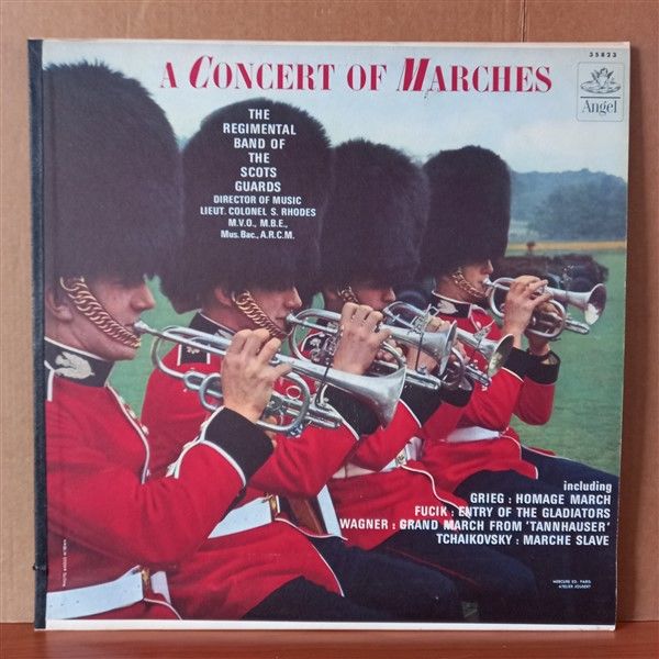 A CONCERT OF MARCHES / THE REGIMENTAL BAND OF THE SCOTS GUARDS - LP 2.EL PLAK