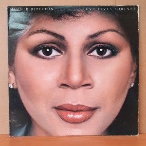 MINNIE RIPERTON - LOVE LIVES FOREVER (1980) - LP 2.EL PLAK
