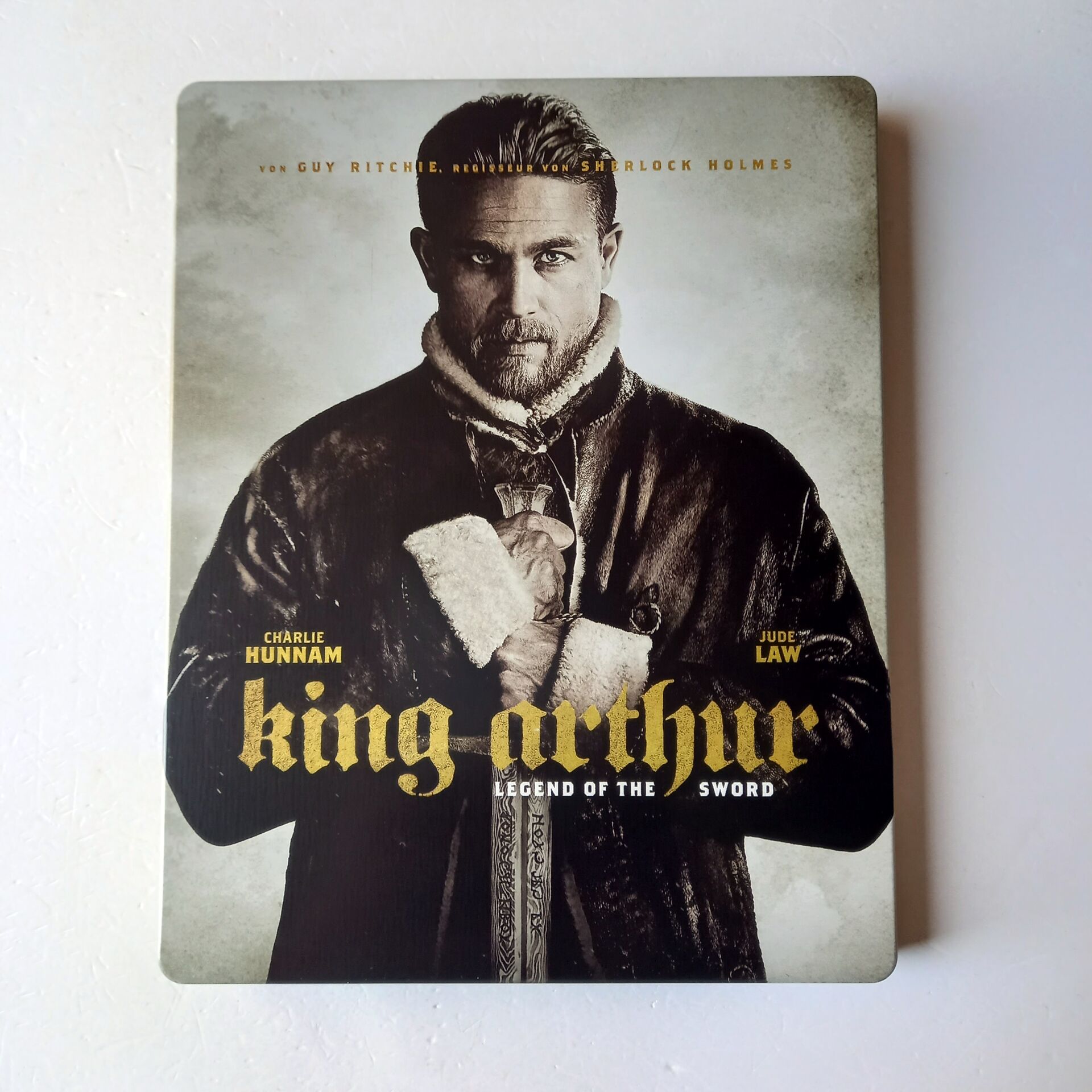 KING ARTHUR - CHARLIE HUNNAM, JUDE LAW - YÖN.: GUY RITCHIE - BLU-RAY STEELBOOK METAL KUTU 2.EL