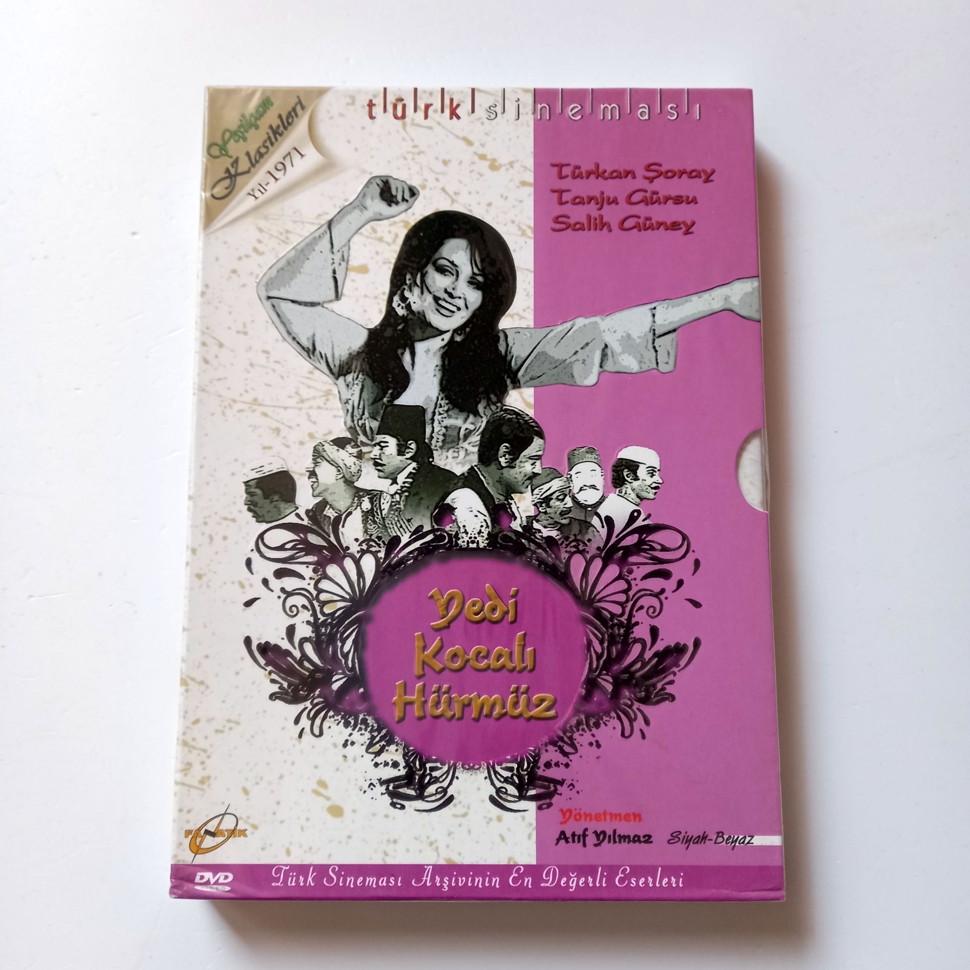 YEDİ KOCALI HÜRMÜZ - TÜRKAN ŞORAY, TANJU GÜRSU, SALİH GÜNEY, YÖN.: ATIF YILMAZ - DVD AMBALAJINDA SIFIR