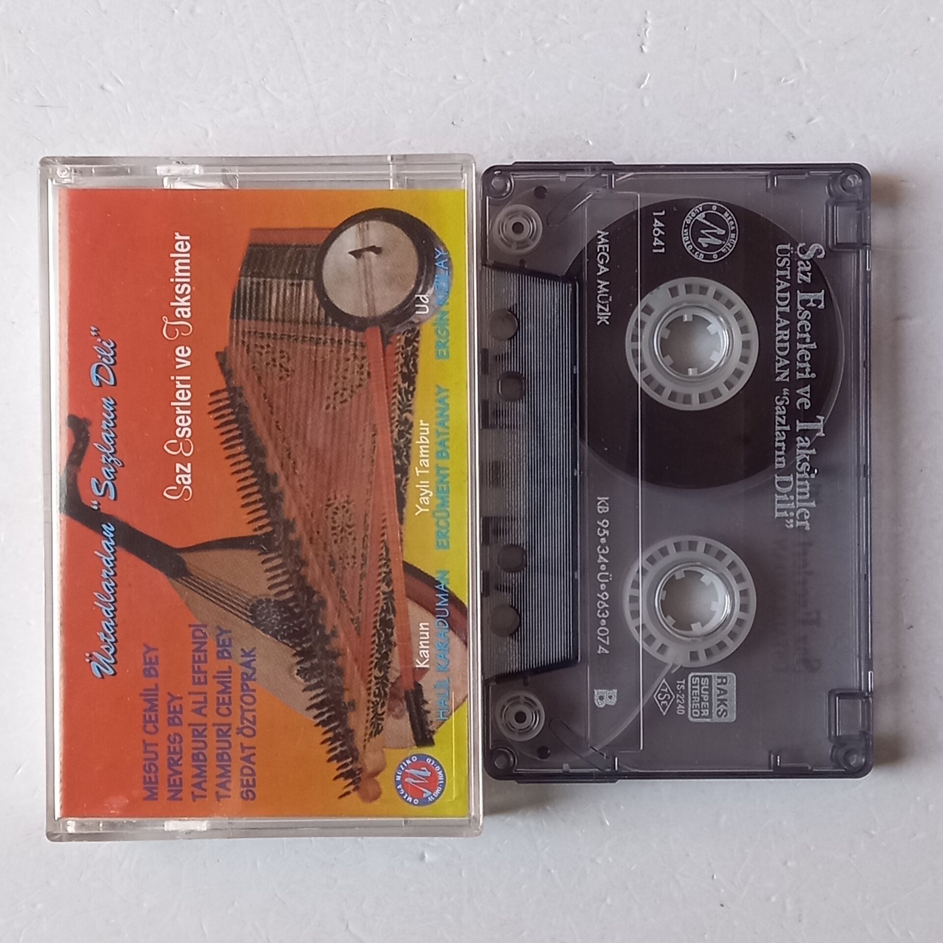 SAZ ESERLERİ VE TAKSİMLER / ÜSTADLARDAN SAZLARIN DİLİ - MESUT CEMİL BEY, TAMBURİ ALİ EFENDİ, TAMBURİ CEMİL BEY (1995) - KASET 2.EL