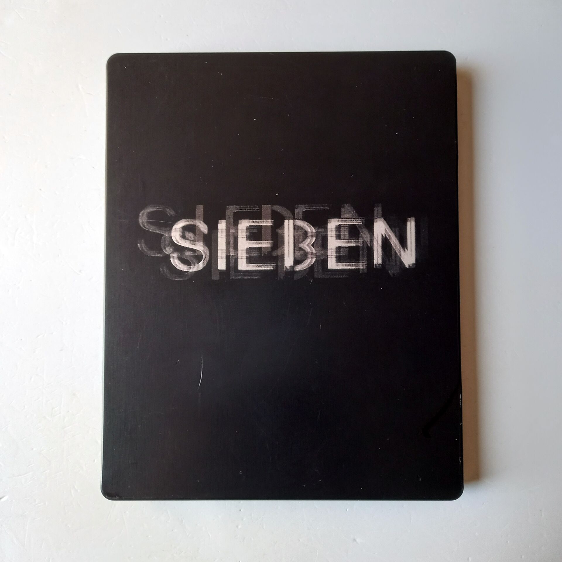 SIEBEN / SEVEN - MORGAN FREEMAN, BRAD PITT, GWYNETH PALTHROW - YÖN.: DAVID FINCHER - BLU-RAY  STEELBOOK METAL KUTU 2.EL