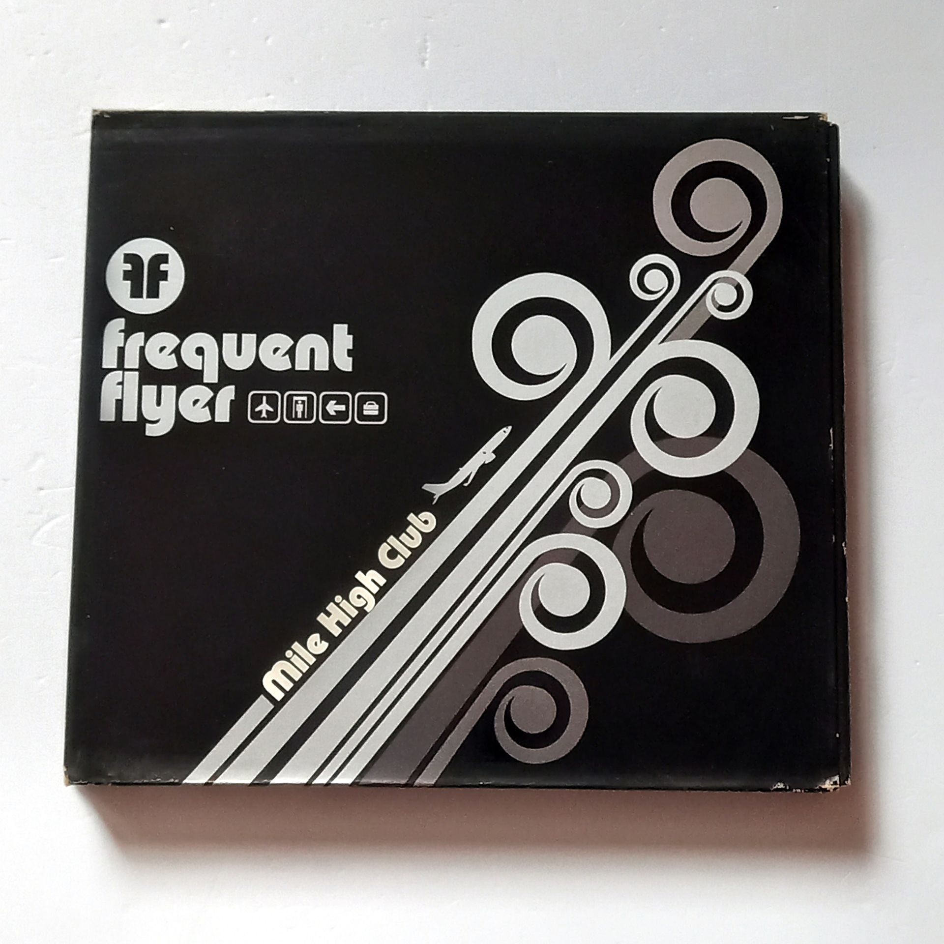 FREQUENT FLYER (MILE HIGH CLUB) - VARIOUS ARTISTS / SOFIAN ROUGE & ZWART, DALMINJO, TIGER STRIPES...(2005) - 2CD COMPILATION DIGIPAK SLIPCASE 2.EL