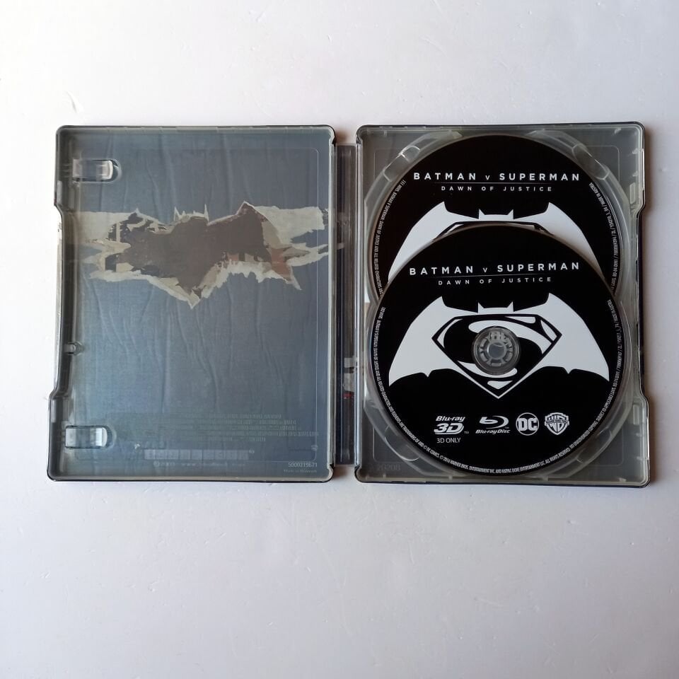 BATMAN V SUPERMAN: DAWN OF JUSTICE - BEN AFFLECK, HENRY CAVILL - YÖN.: ZACK SNYDER - 2BLU-RAY 3D STEELBOOK METAL KUTU 2.EL