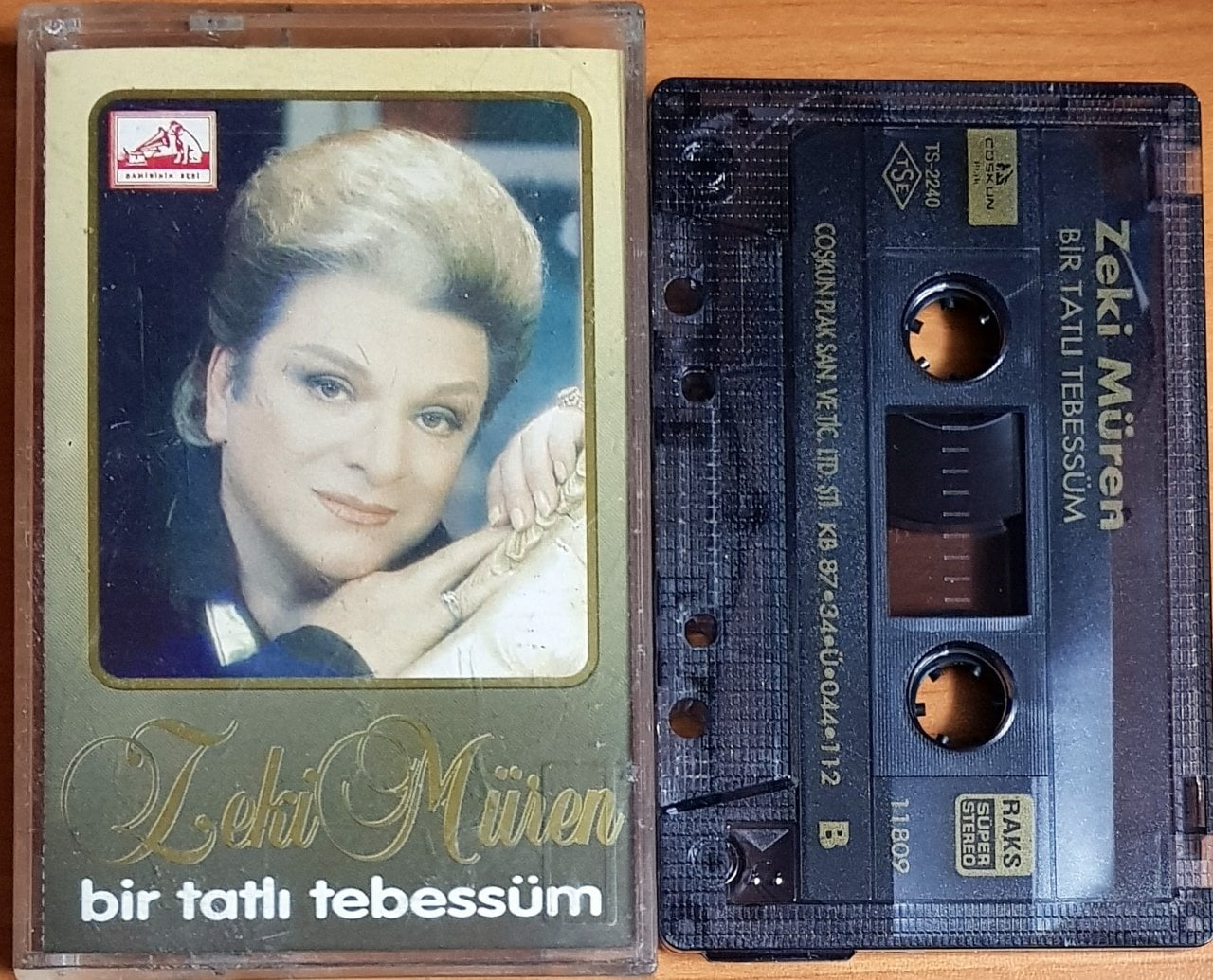 ZEKİ MÜREN - BİR TATLI TEBESSÜM / COŞKUN KASET 2.EL