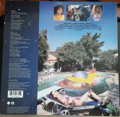 EARTH GIRLS ARE EASY - SOUNDTRACK - 2.EL PLAK