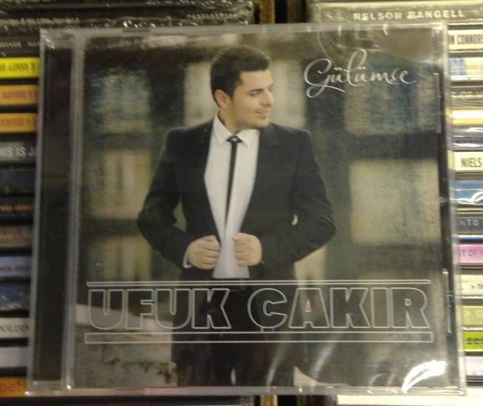 UFUK ÇAKIR - GÜLÜMSE CD SIFIR