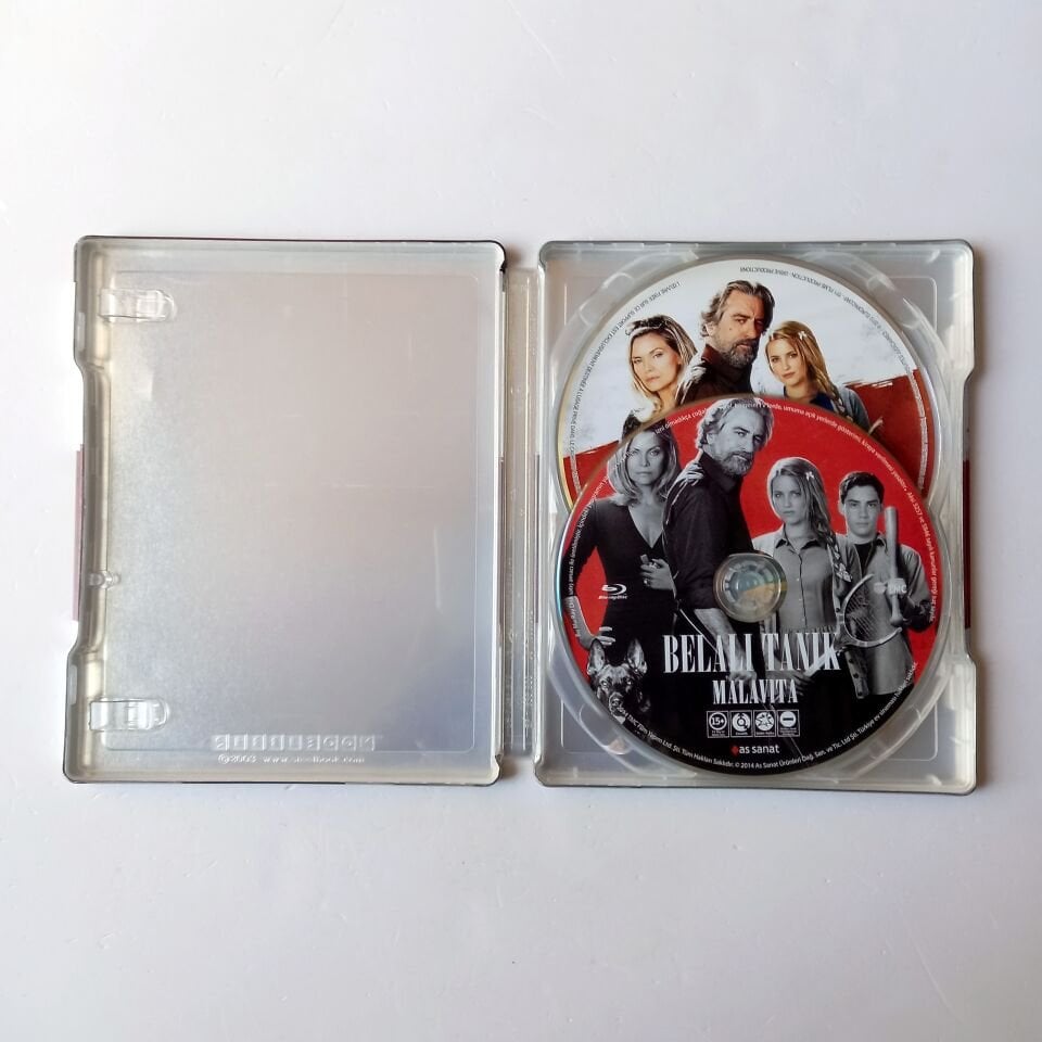 MALAVITA - ROBERT DE NIRO, MICHELLE PFEIFFER - YÖN.: LUC BESSON - BLU-RAY STEELBOOK METAL KUTU 2.EL