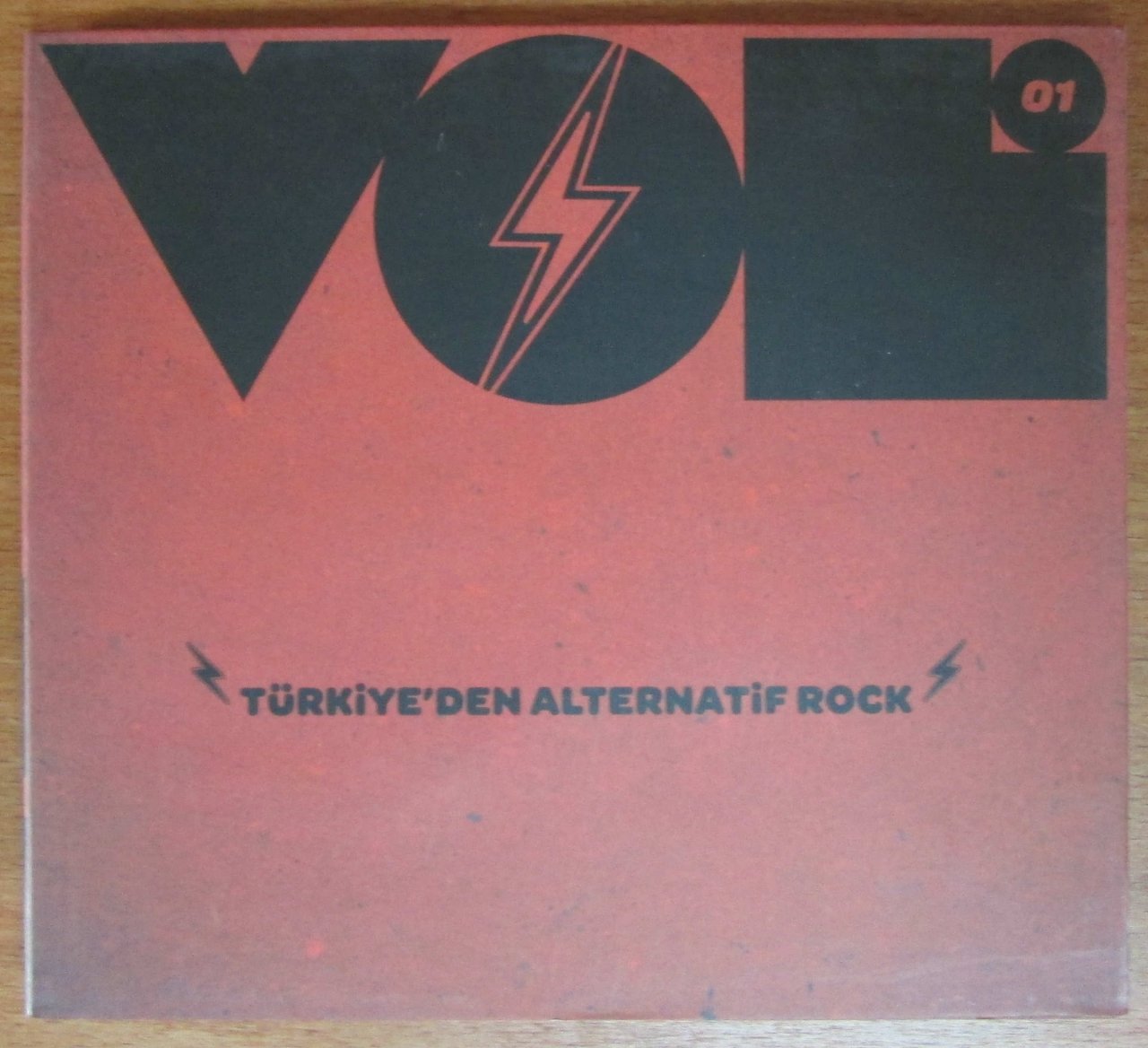 VOL 01 TÜRKİYE'DEN ALTERNATİF ROCK - CD 2.EL